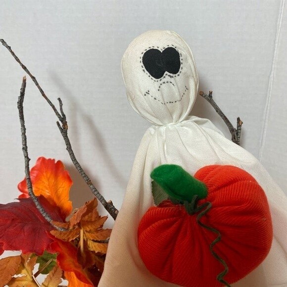 Centerpiece Halloween Ghost 7 Pumpkins Patch Foliage Handcrafted  14" x 12" - Picture 2 of 7